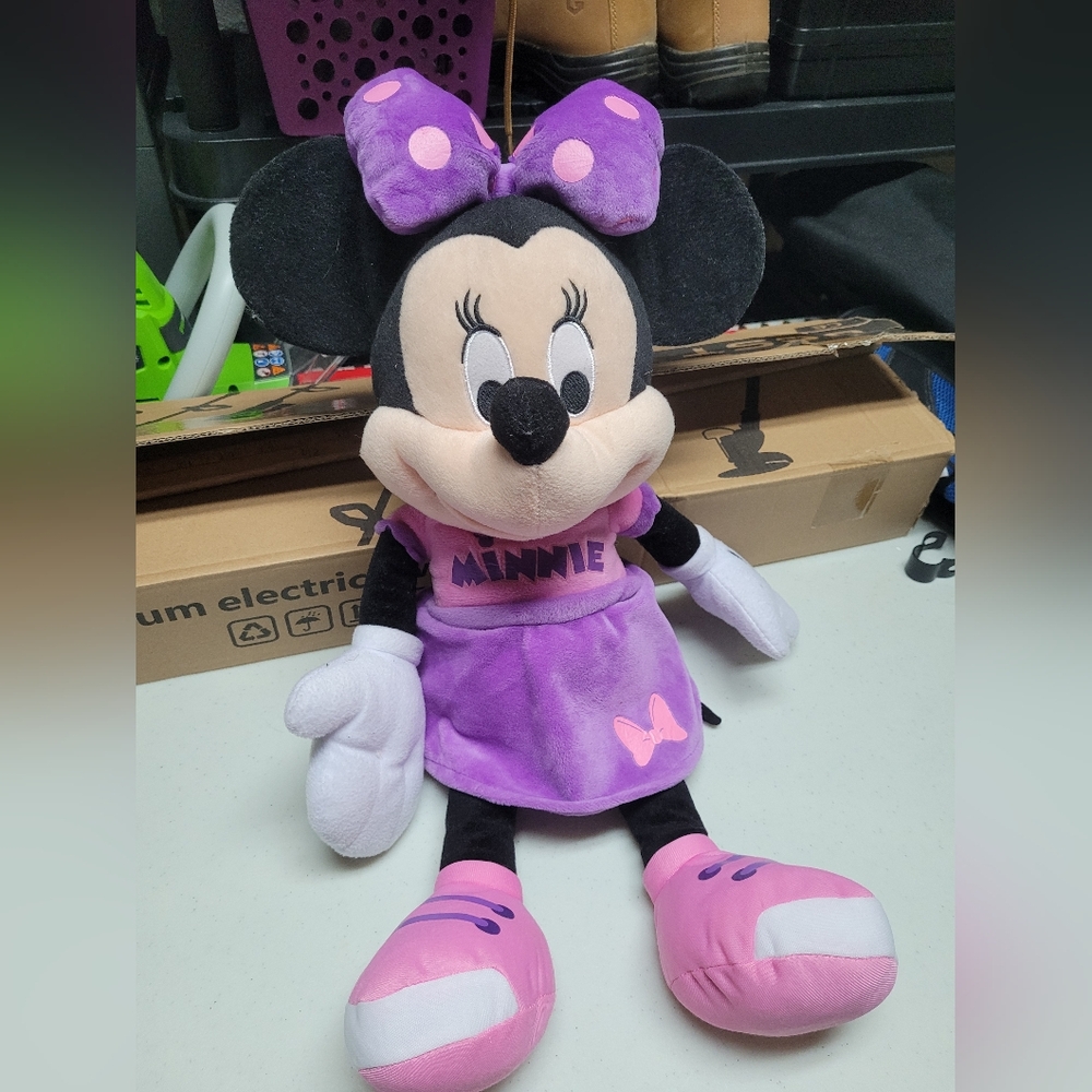 Minnie Mouse Stuffie